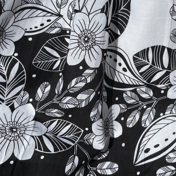 Vintage GH Bass & Co White and Black Floral Print Skirt - pristine cond - Size 6 - Picture 4 of 8